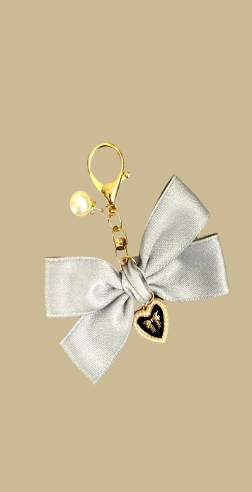 Sweetheart Ribbon Charm Clip